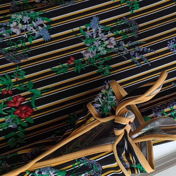 LIZ McCOY...mid sleeve  top..size L ...multi  color  ..blk - Picture 2 of 5